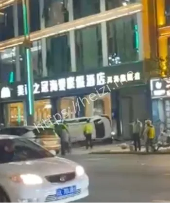 大理滨海大道车祸